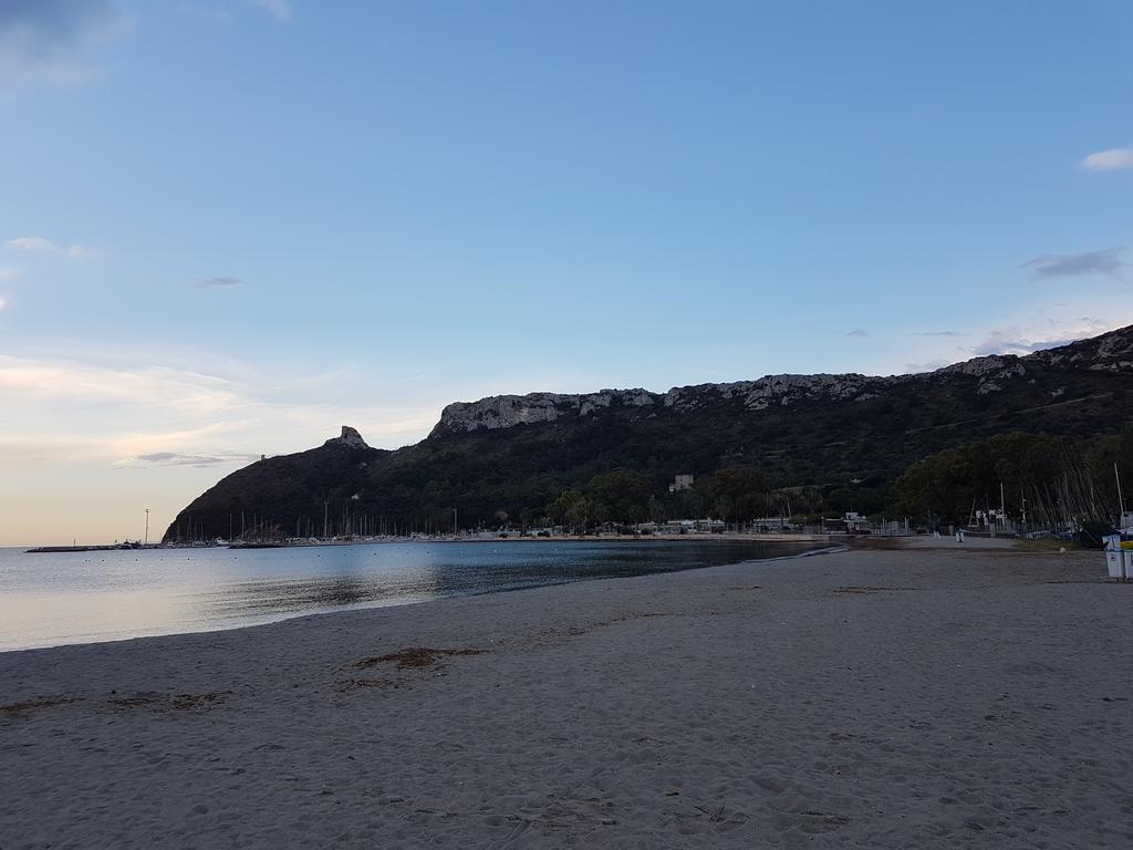 Da Agnese Locazioni Brevi Hotel Cagliari Luaran gambar