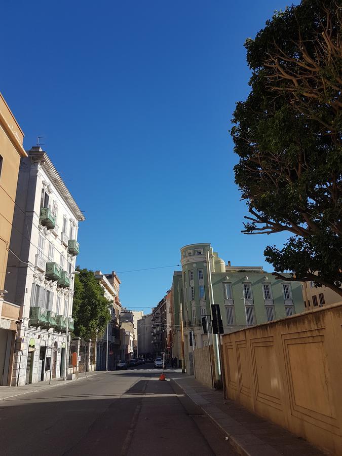 Da Agnese Locazioni Brevi Hotel Cagliari Luaran gambar